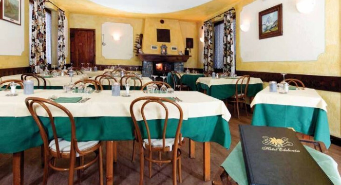 Hotel Edelweiss, Cervinia ski chalet, image 4